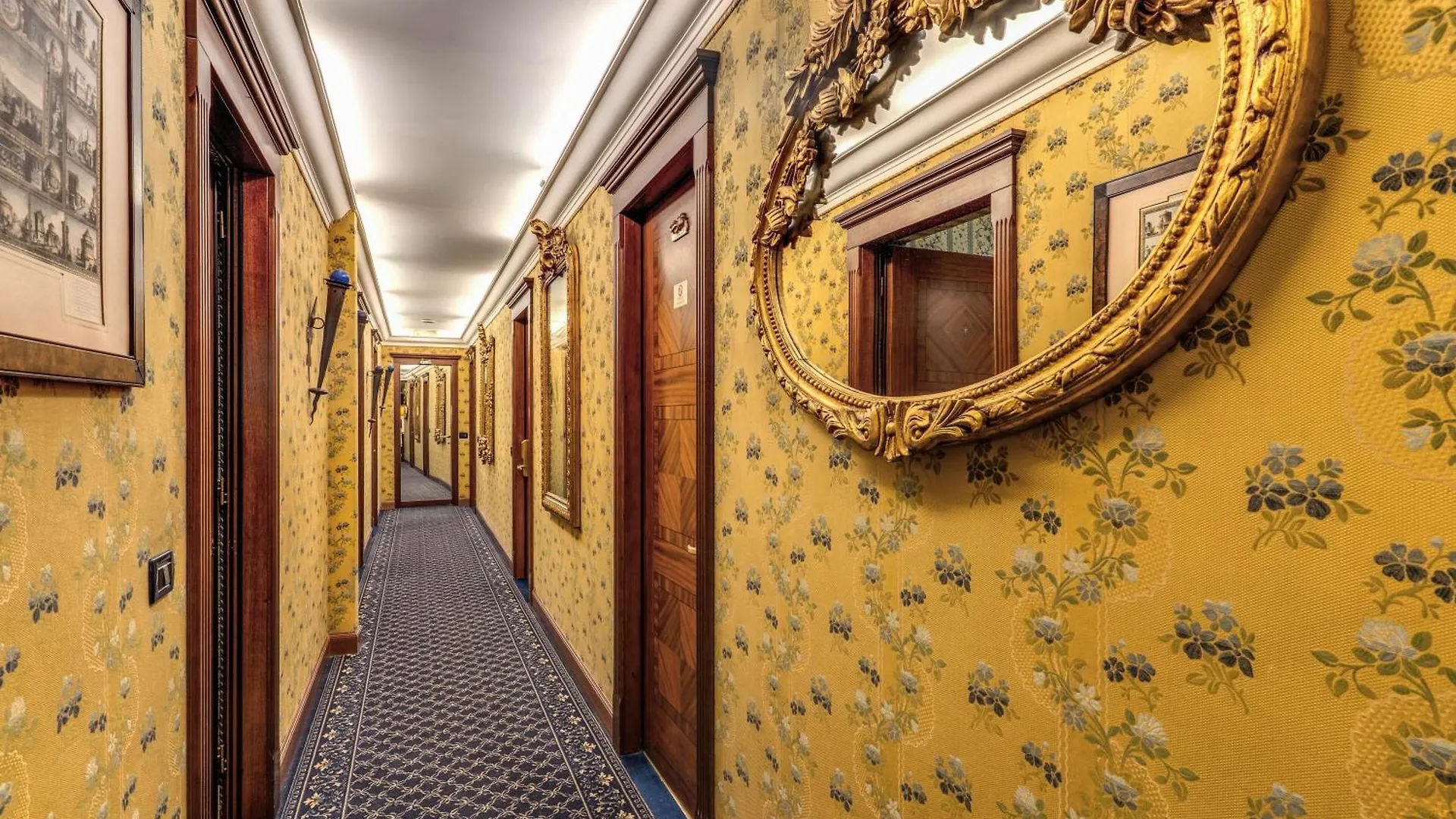 Residenza Ave Roma Bed & Breakfast 4*, Rome