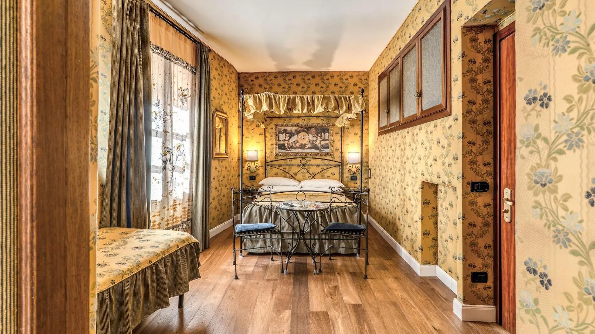 Bed and Breakfast Residenza Ave Roma 4*, Рим