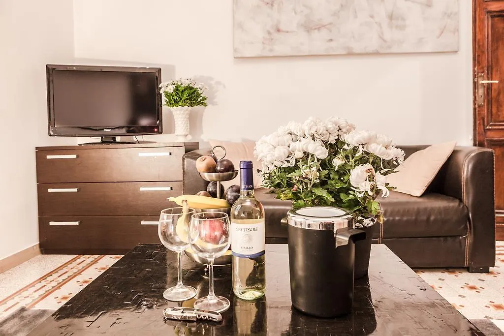 Bed and Breakfast Residenza Ave Roma 4*, Рим Италия