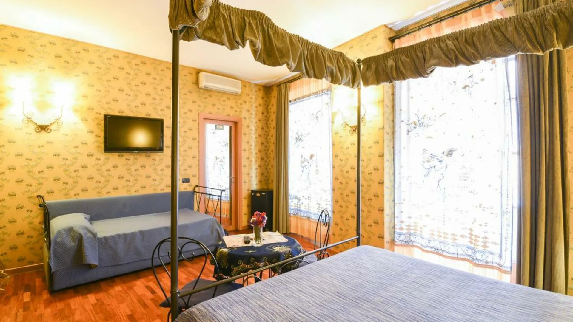 Residenza Ave Roma Bed and Breakfast