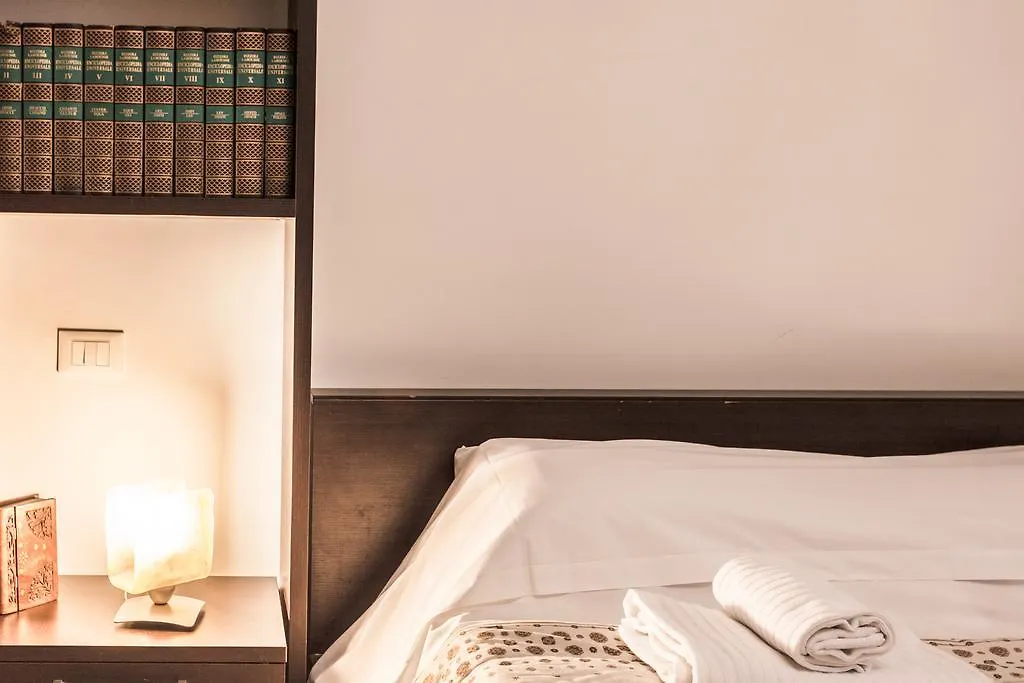 Residenza Ave Roma Bed and Breakfast